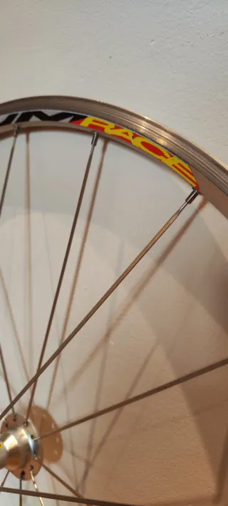 Rueda delantera Mavic Aksium Race