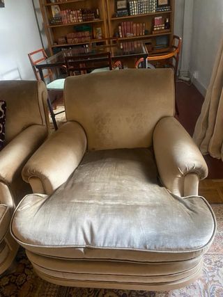 Butaca tapizada en terciopelo de seda