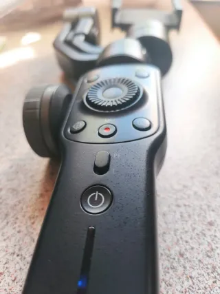 Estabilizador Gimbal Zhiyun Smooth 4 + Trípode,