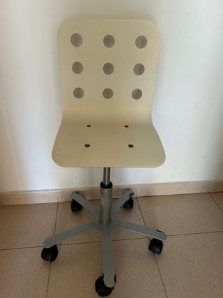Silla giratoria infantil con ruedas