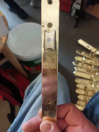 Cerraduras Tesa con manillas latón (6 uds)