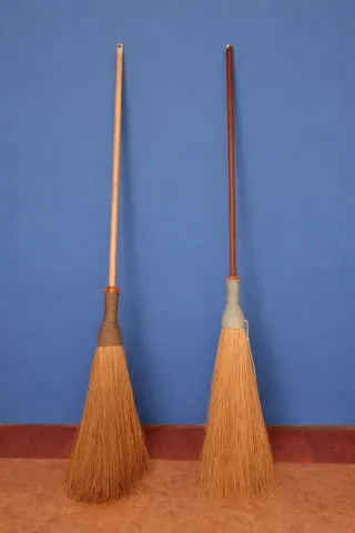 2 Escobas Grandes Artesanales Hechas a Mano