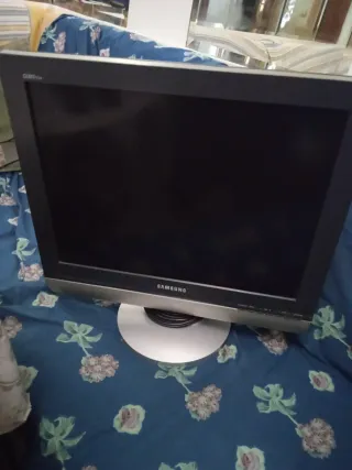 MONITOR/TV MARCA SAMSUNG MODELO LW20M21C C