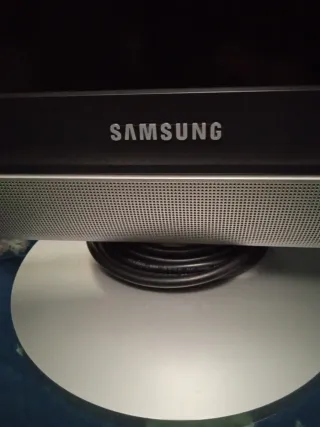 MONITOR/TV MARCA SAMSUNG MODELO LW20M21C C