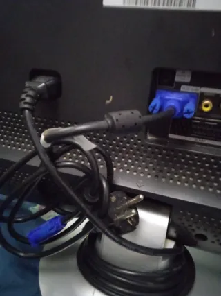 MONITOR/TV MARCA SAMSUNG MODELO LW20M21C C