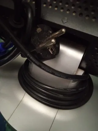 MONITOR/TV MARCA SAMSUNG MODELO LW20M21C C