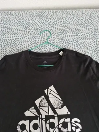 Camiseta Adidas Negra Logo Triángulo