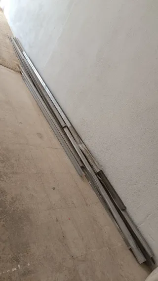 REGALO Guías metálicas para construcción. GRATIS