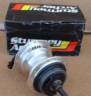 Conjunto Cubos Sturmey Archer X-RD8 X-FD