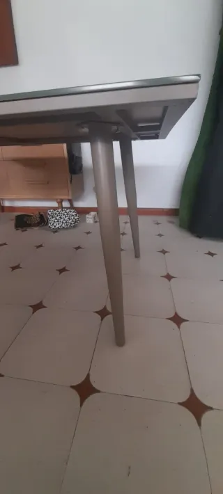 Mesa de sala cinza como nova