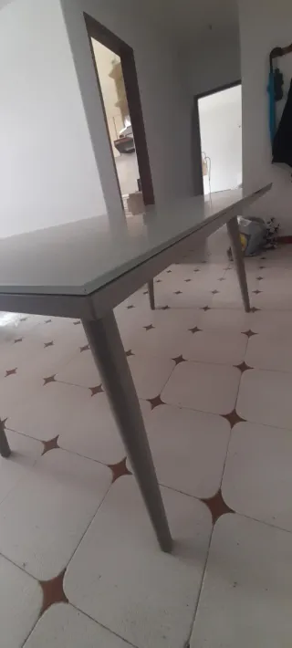 Mesa de sala cinza como nova