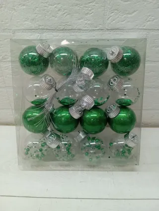 Bolas de navidad verdes