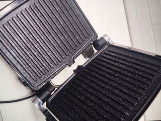 Parrilla eléctrica 2100 W ZEEGMA