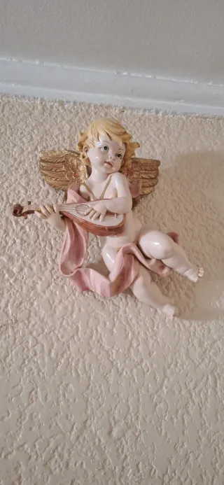 Figura de ángel con laúd