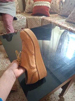 Zapatos de ante con cordones