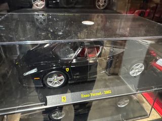 Maqueta Enzo Ferrari 2002 1:24