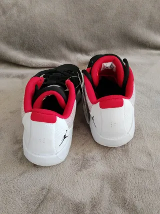 Jordan Luka .77 Bloodline Negro/Rojo