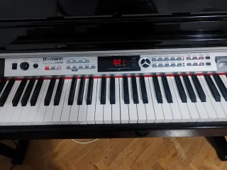 Piano digital Thomann DP 50 - 88 teclas