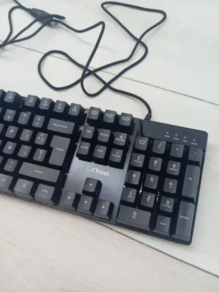 Teclado Disposición QWERTY Español luz led