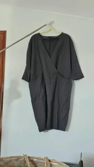 Lote de 6 vestidos cortos.