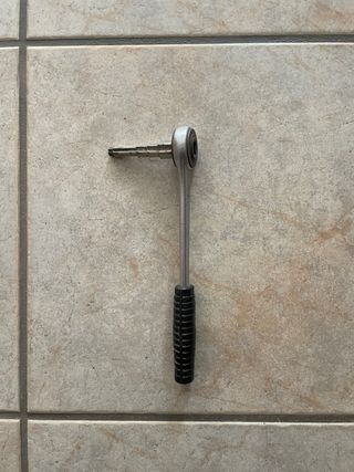 Llave de carraca para radiadores