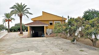 Chalet en venta en Los Girasoles en San Vicente del Raspeig/Sant Vicent del Raspeig