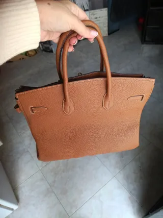 Bolso de piel marrón