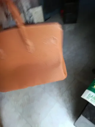 Bolso de piel marrón