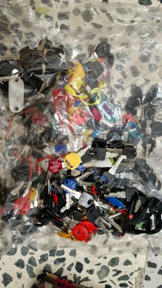 Centinaia di chiavi assortite