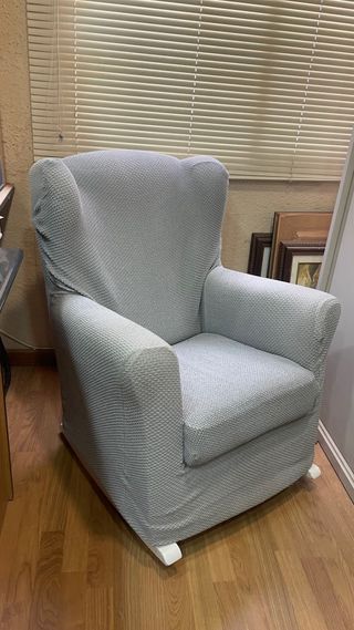 Sillón de lactancia mecedora rosa