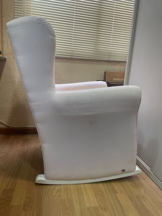 Sillón de lactancia mecedora rosa