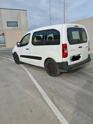 Peugeot e-Partner 2008