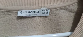 Sudadera beige Stradivarius