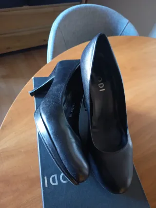 Zapatos de tacón negros talla 39