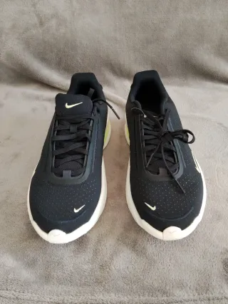Nike Air Zoom Upturn SC Negro/Blanco