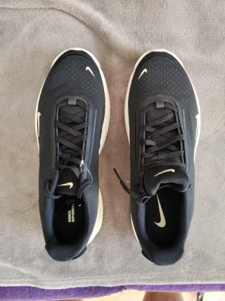 Nike Air Zoom Upturn SC Negro/Blanco