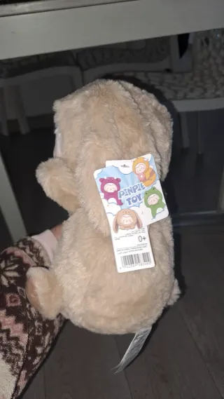 Cesta regalo bebé: peluche, marco fotos y pañales