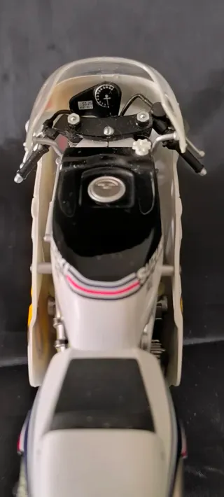 Maqueta Suzuki RG 500cc (1981) M. Lucchinelli