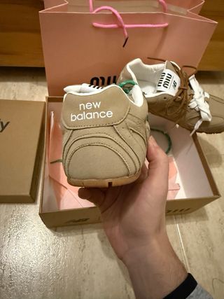 Sneakers New Balance x Miu Miu Donna Beige