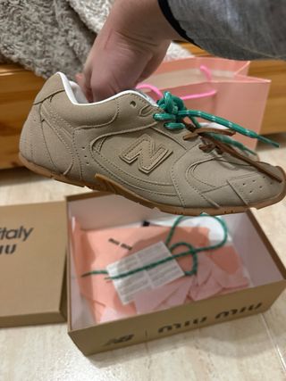 Sneakers New Balance x Miu Miu Donna Beige
