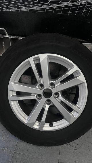 Llantas Audi Q3 con Neumáticos SUV