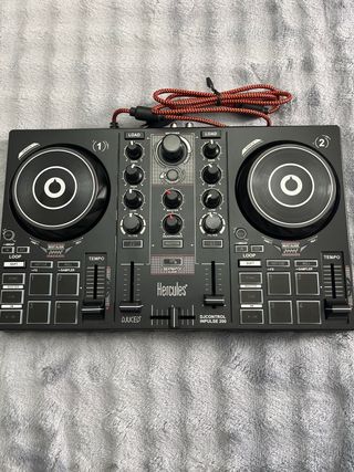 Mesa de mezclas Hercules DJControl Inpulse 200