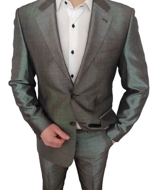 Traje de hombre plateado