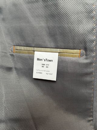 Traje de hombre plateado