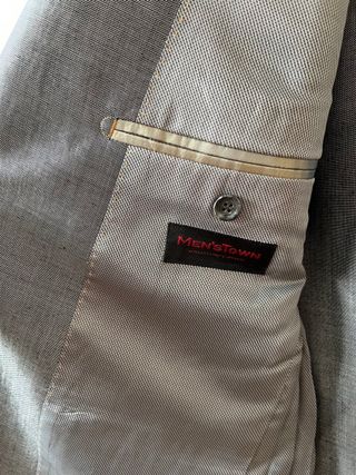 Traje de hombre plateado