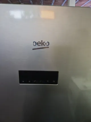 Nevera Beko plateada