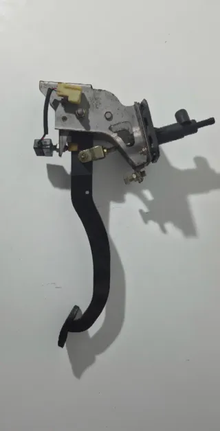 Pedal Embrague Hyundai Matrix 1.5CRDI 82CV D3EA