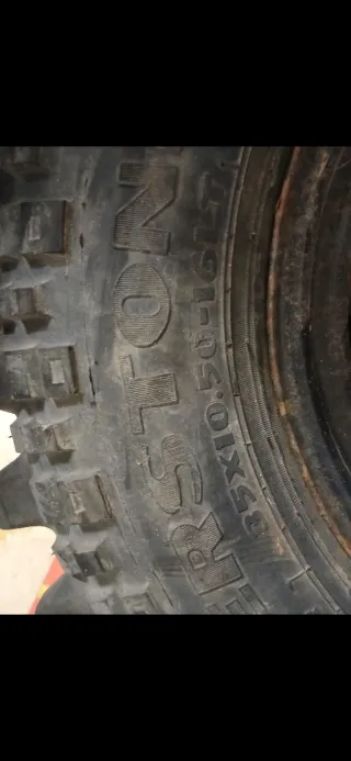 Neumáticos Silverstone (Insa Turbo) 35x10.5x16