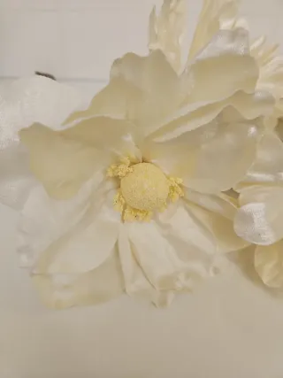 Flores de tela decorativas