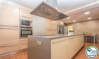 Chalet en venta en Els Grecs - Mas Oliva en Roses